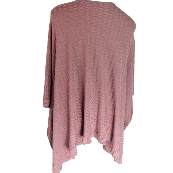 Lululemon Divinity Wrap Poncho - Picture 3 of 3